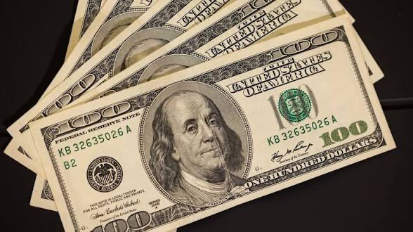 El dólar oficial cayó fuerte y perforó los $1.495 en el Banco Nación